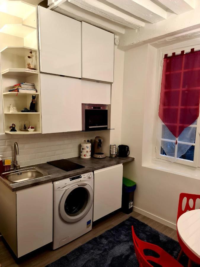 Appartement Au Coeur Du Paris. Parijs